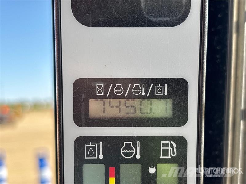 New Holland L230 Lietoti riteņu kompaktiekrāvēji