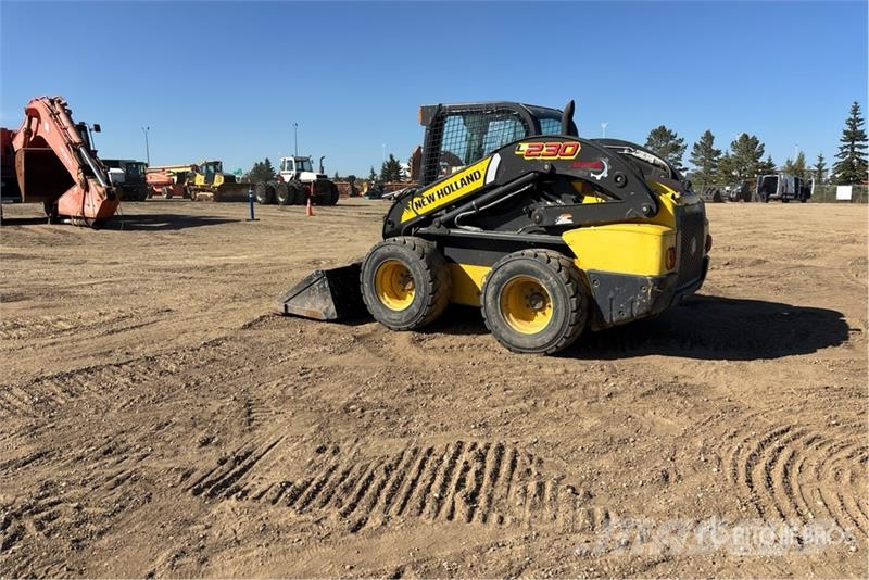 New Holland L230 Lietoti riteņu kompaktiekrāvēji