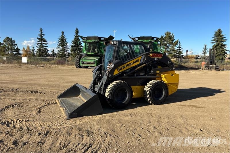 New Holland L328 Two-Speed Skid Steer Loader Skid steer mini nakladalci