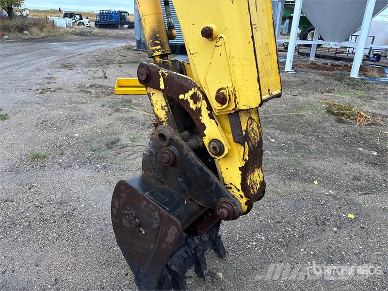 New Holland LB75B لوادر ذات جرافات عكسية