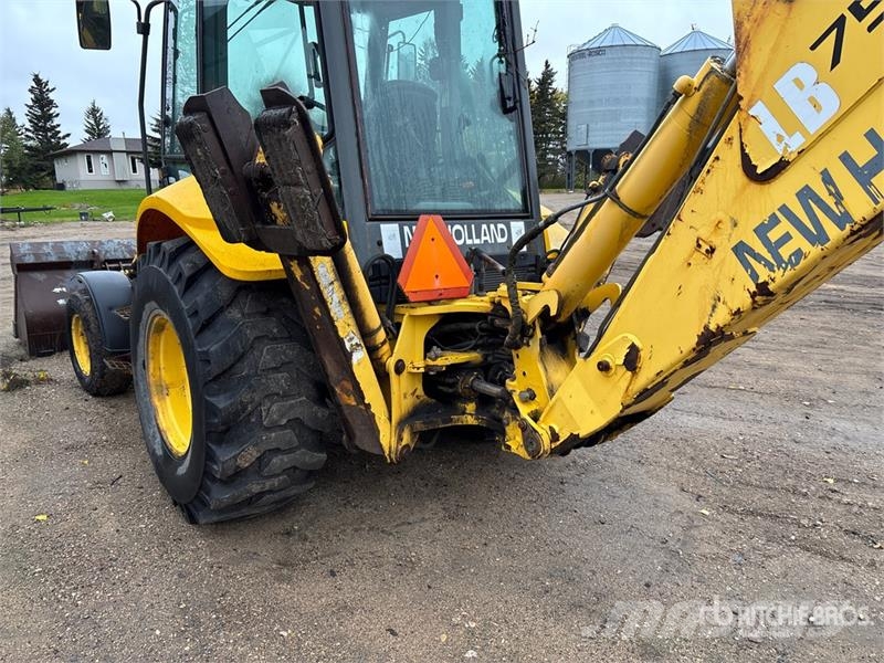 New Holland LB75B لوادر ذات جرافات عكسية