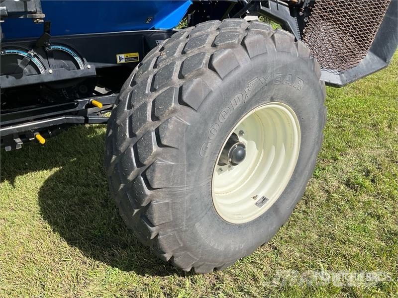 New Holland SC230 230 bu Tow-Behind Air Cart ドリル