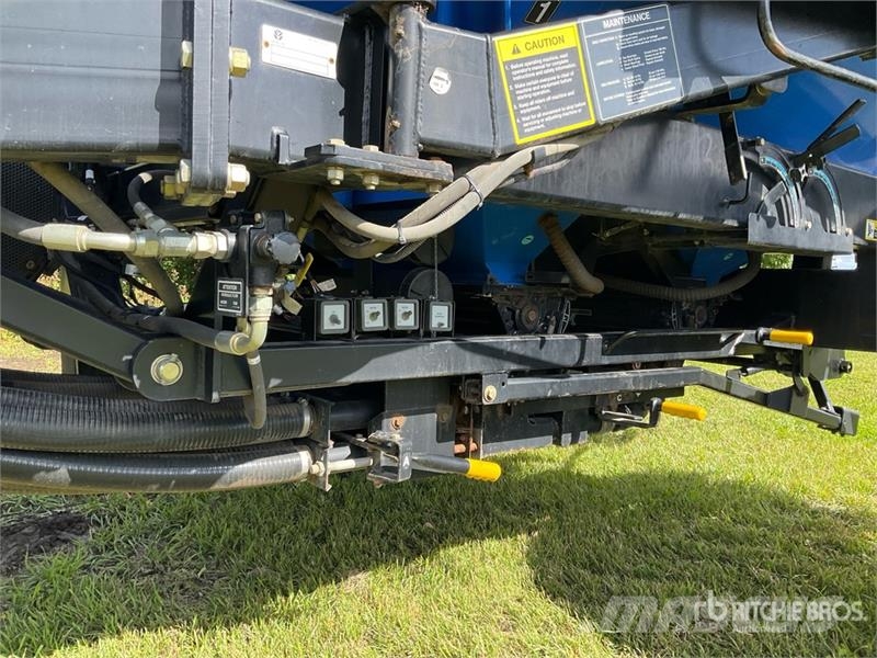 New Holland SC230 230 bu Tow-Behind Air Cart ドリル