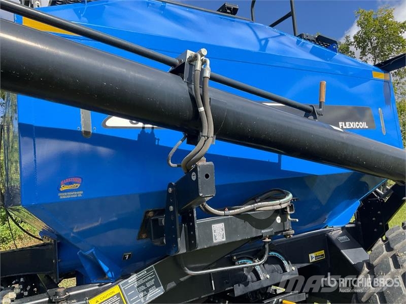 New Holland SC230 230 bu Tow-Behind Air Cart ドリル