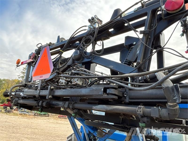 New Holland SF110 110 ft S/A High Clearance Pull-Type Sprayer Причіпні обприскувачі