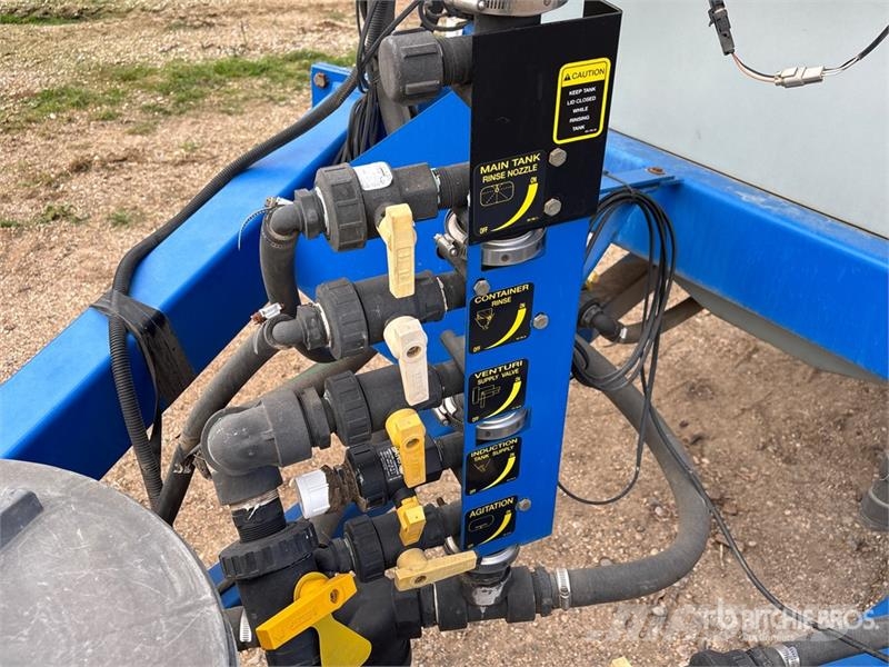New Holland SF110 110 ft S/A High Clearance Pull-Type Sprayer Причіпні обприскувачі