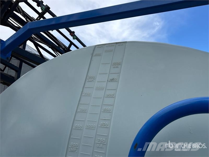 New Holland SF110 110 ft S/A High Clearance Pull-Type Sprayer Причіпні обприскувачі
