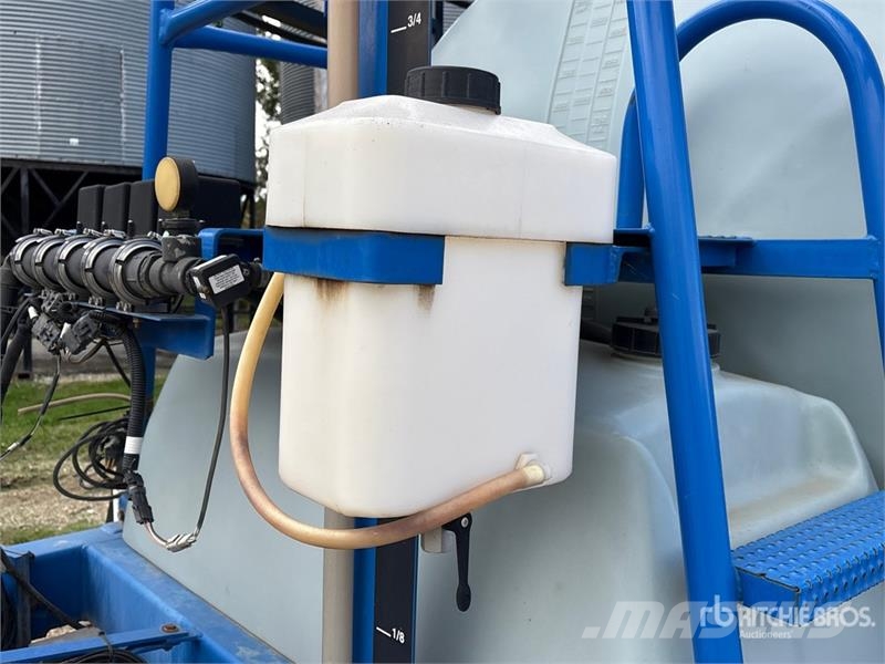 New Holland SF110 110 ft S/A High Clearance Pull-Type Sprayer Причіпні обприскувачі