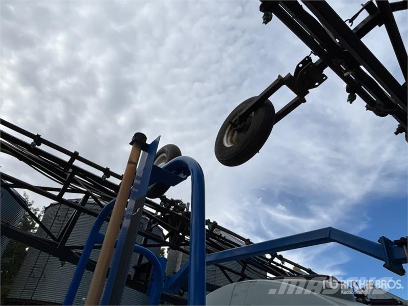 New Holland SF110 110 ft S/A High Clearance Pull-Type Sprayer Причіпні обприскувачі