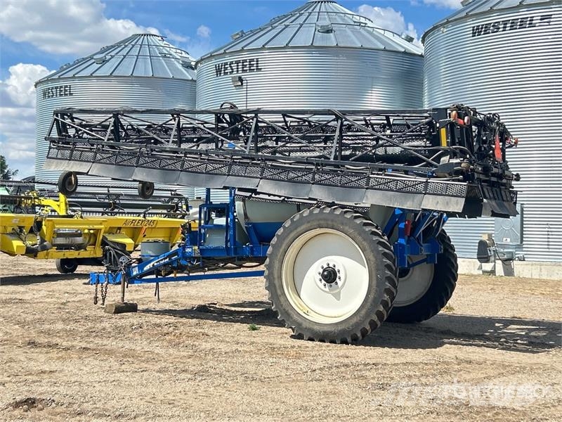 New Holland SF115 90 ft S/A High Clearance Pull-Type Sprayer Hinattavat ruiskut