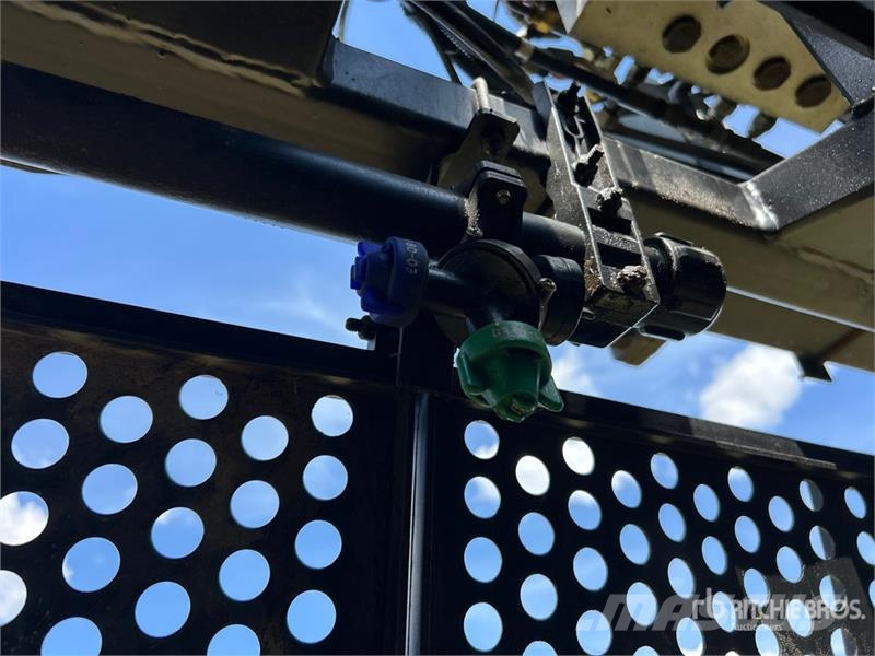 New Holland SF115 90 ft S/A High Clearance Pull-Type Sprayer Hinattavat ruiskut