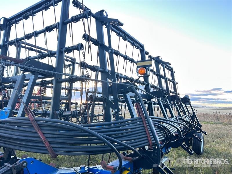 New Holland SG320 48 ft Super Harrow Brane