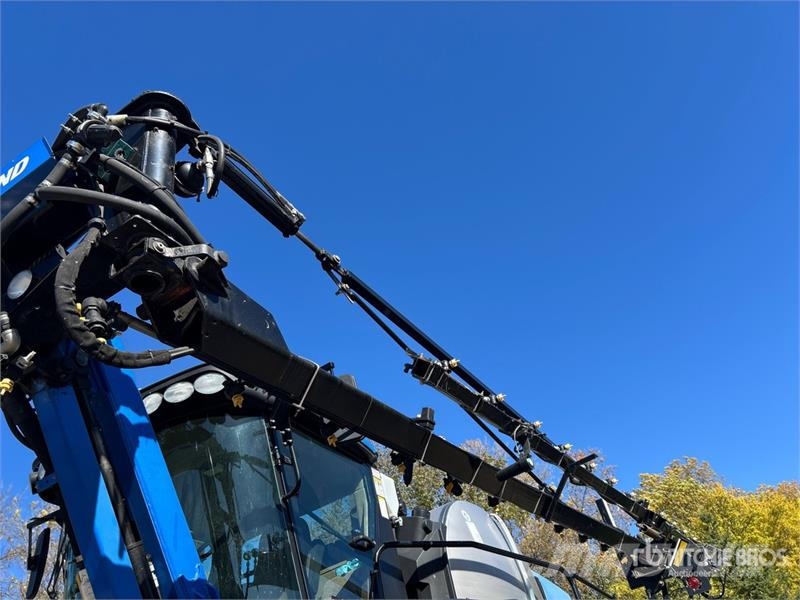 New Holland SP.240F XP 100 ft 4x4 High Clearance Self-Propelle Samohodne prskalice