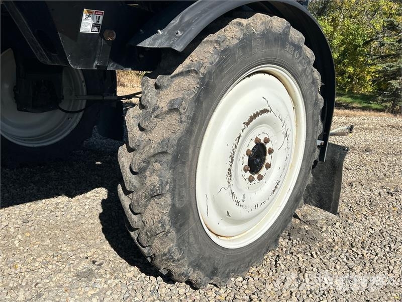 New Holland SP.240F XP 100 ft 4x4 High Clearance Self-Propelle Samohodne prskalice