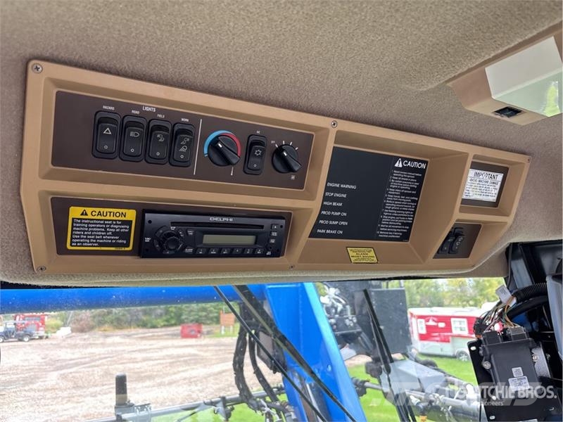 New Holland SP.240F XP 100 ft 4x4 High Clearance Self-Propelle Samohodne prskalice