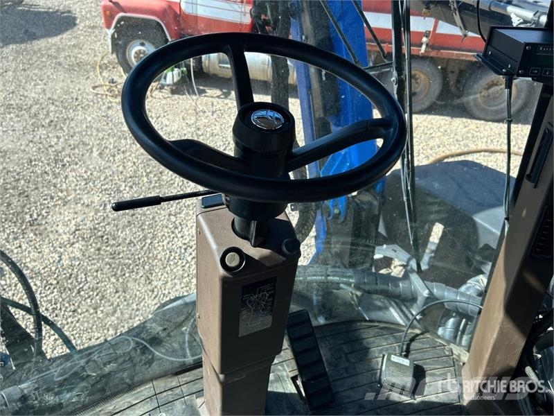 New Holland SP.240F XP 100 ft 4x4 High Clearance Self-Propelle Samohodne prskalice
