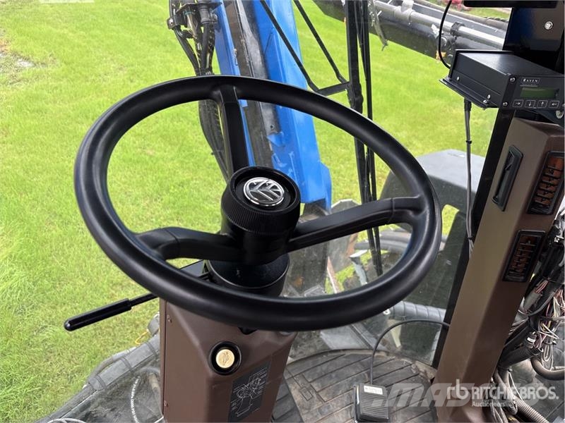 New Holland SP.240F XP 100 ft 4x4 High Clearance Self-Propelle Samohodne prskalice
