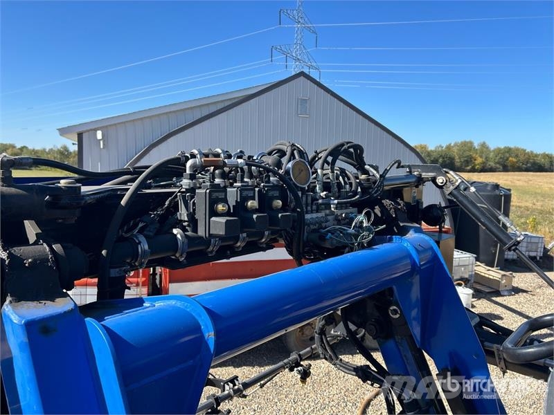 New Holland SP.240F XP 100 ft 4x4 High Clearance Self-Propelle Samohodne prskalice