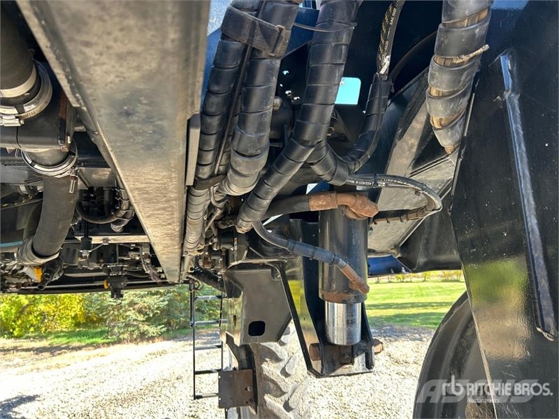 New Holland SP.240F XP 100 ft 4x4 High Clearance Self-Propelle Samohodne prskalice