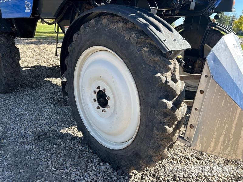 New Holland SP.240F XP 100 ft 4x4 High Clearance Self-Propelle Samohodne prskalice