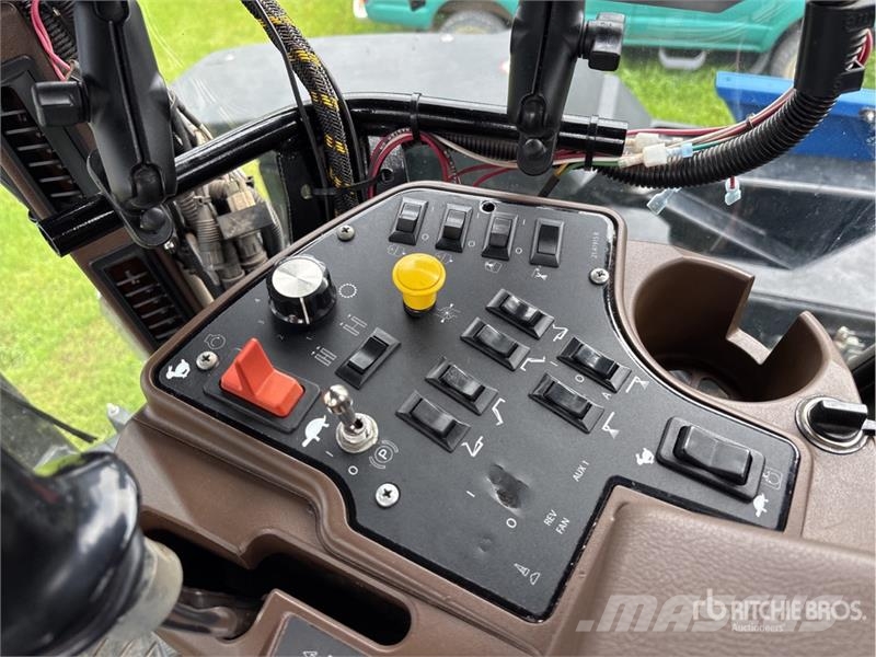 New Holland SP.240F XP 100 ft 4x4 High Clearance Self-Propelle Samohodne prskalice