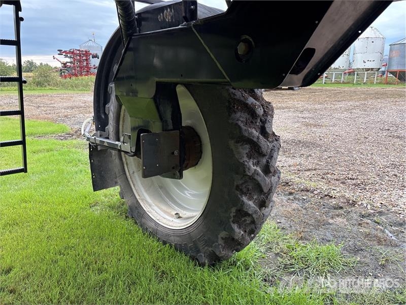 New Holland SP.240F XP 100 ft 4x4 High Clearance Self-Propelle Samohodne prskalice