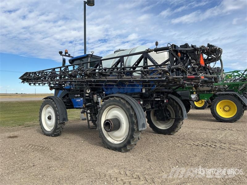 New Holland SP.275R 120 ft 4x4 High Clearance Self-Propelled S Itsekulkevat ruiskut