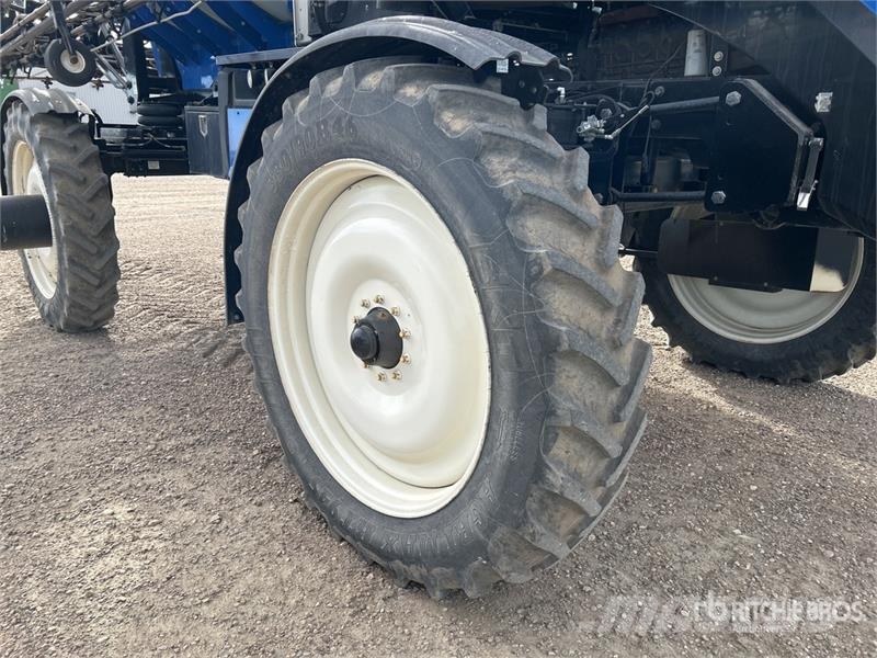 New Holland SP.275R 120 ft 4x4 High Clearance Self-Propelled S Itsekulkevat ruiskut