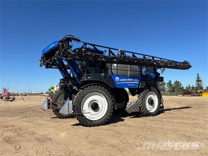 New Holland SP.370F 135 ft 4x4 High Clearance Self-Propelled S رشاشات ذاتية الحركة