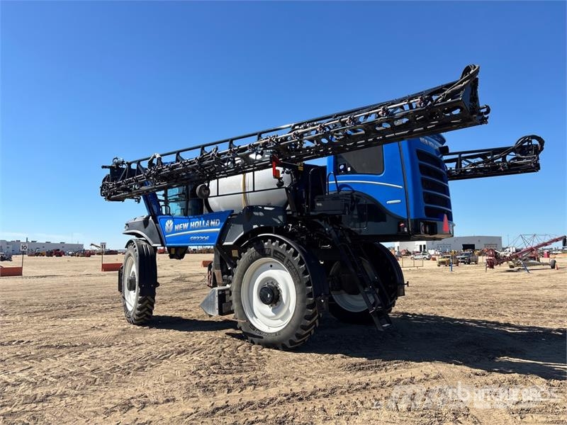 New Holland SP.370F 135 ft 4x4 High Clearance Self-Propelled S رشاشات ذاتية الحركة