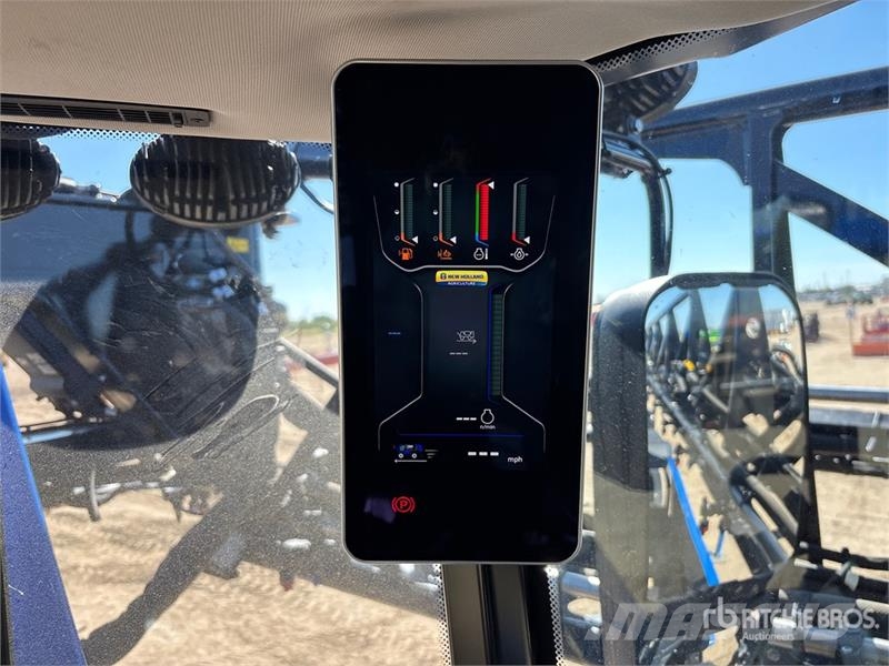 New Holland SP.370F 135 ft 4x4 High Clearance Self-Propelled S رشاشات ذاتية الحركة