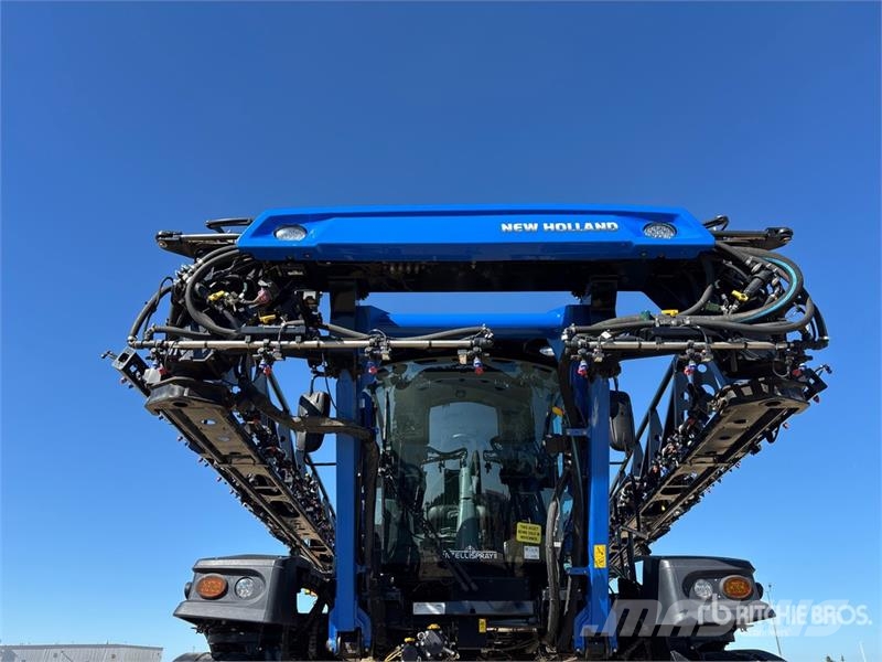 New Holland SP.370F 135 ft 4x4 High Clearance Self-Propelled S رشاشات ذاتية الحركة