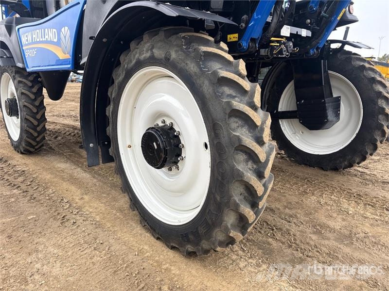 New Holland SP.410F 120 ft 4x4 High Clearance Self-Propelled S رشاشات ذاتية الحركة