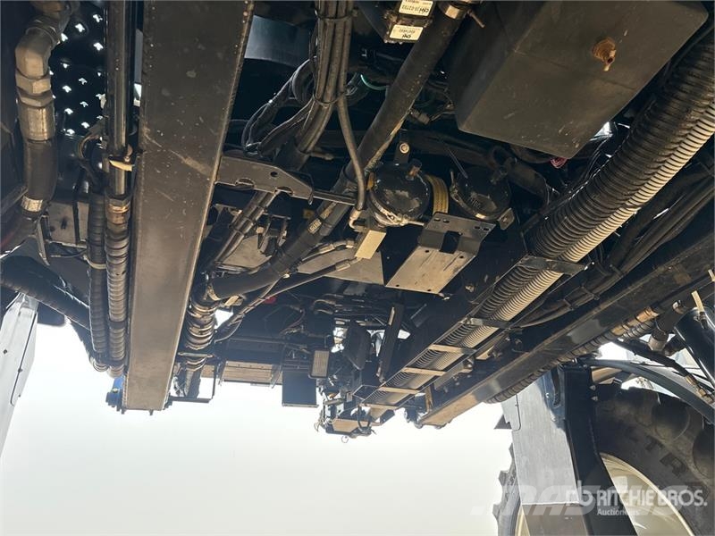 New Holland SP.410F 120 ft 4x4 High Clearance Self-Propelled S رشاشات ذاتية الحركة