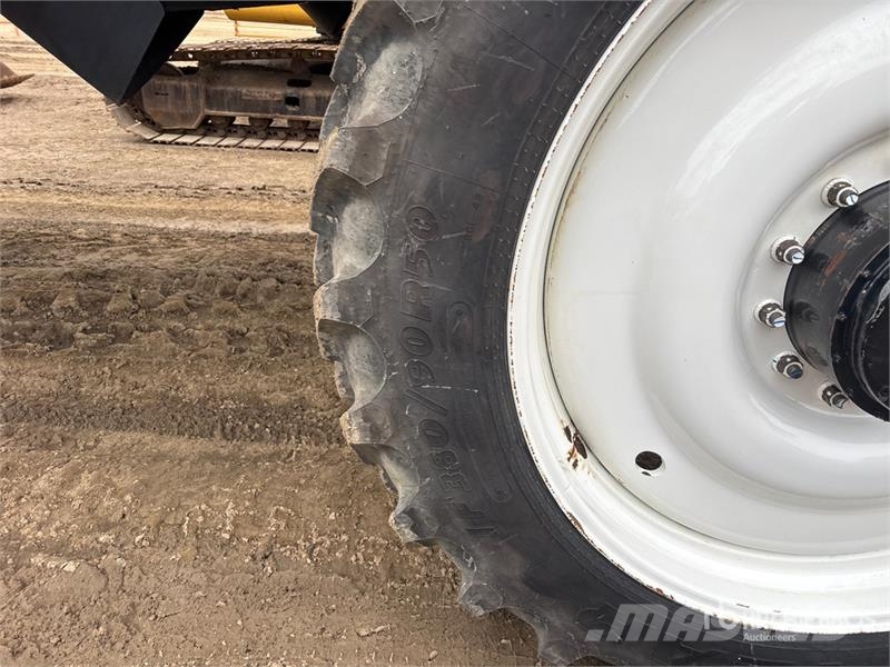 New Holland SP.410F 120 ft 4x4 High Clearance Self-Propelled S رشاشات ذاتية الحركة