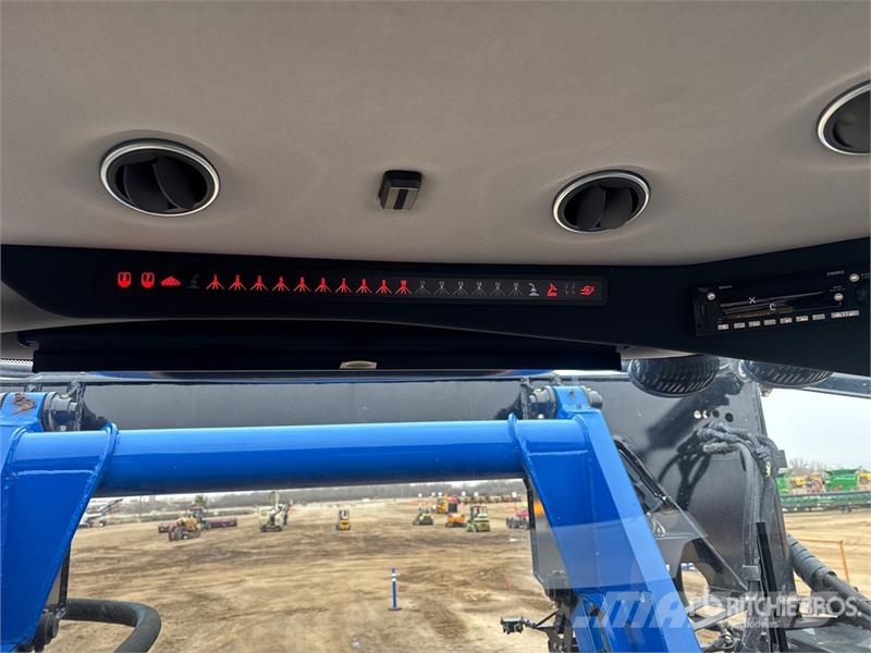 New Holland SP.410F 120 ft 4x4 High Clearance Self-Propelled S رشاشات ذاتية الحركة