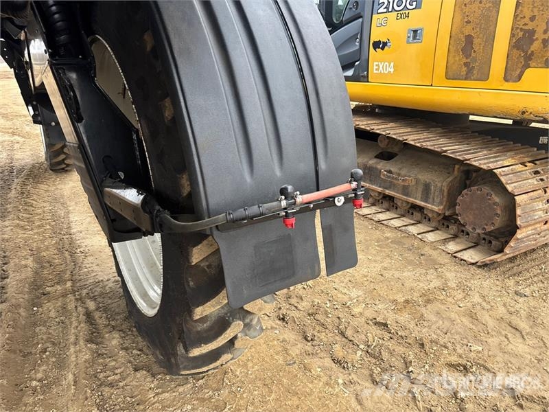 New Holland SP.410F 120 ft 4x4 High Clearance Self-Propelled S رشاشات ذاتية الحركة