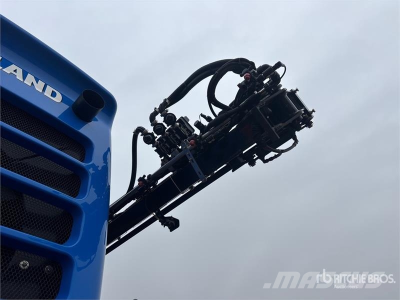 New Holland SP.410F 120 ft 4x4 High Clearance Self-Propelled S رشاشات ذاتية الحركة