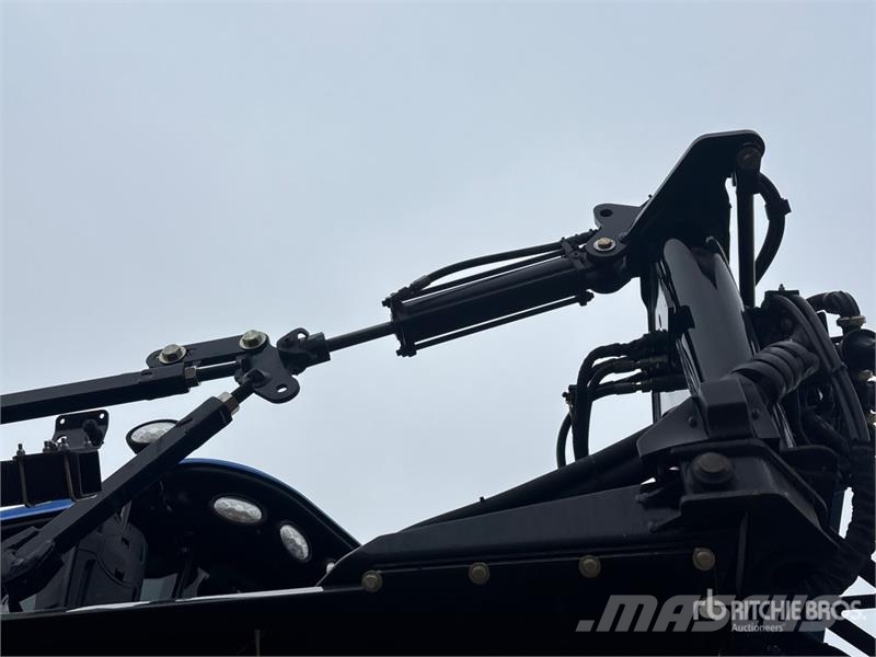 New Holland SP.410F 120 ft 4x4 High Clearance Self-Propelled S رشاشات ذاتية الحركة