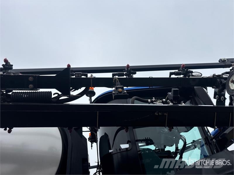 New Holland SP.410F 120 ft 4x4 High Clearance Self-Propelled S رشاشات ذاتية الحركة