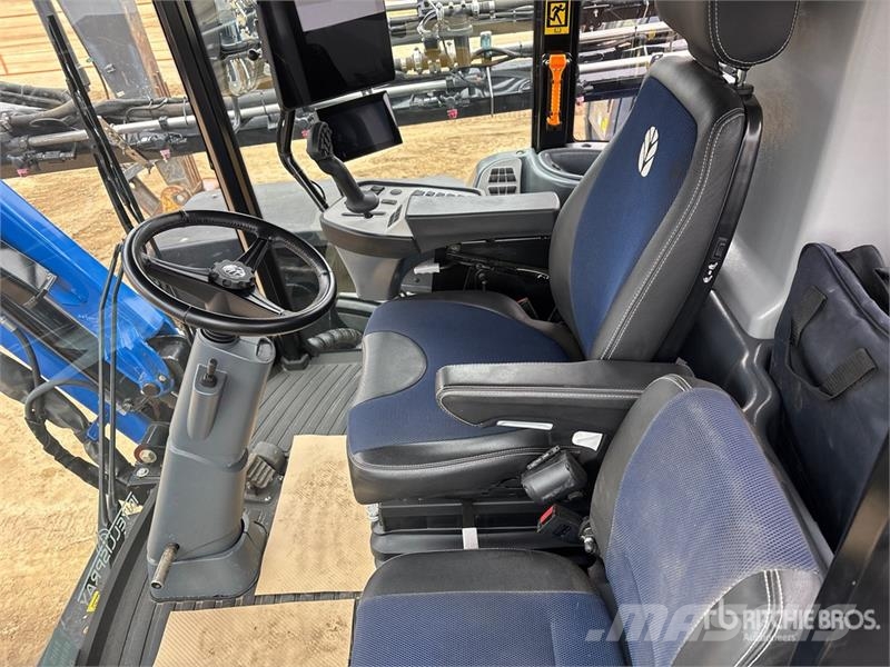 New Holland SP.410F 120 ft 4x4 High Clearance Self-Propelled S رشاشات ذاتية الحركة