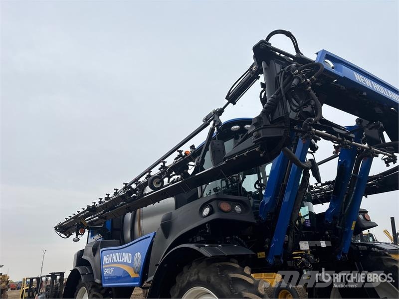 New Holland SP.410F 120 ft 4x4 High Clearance Self-Propelled S رشاشات ذاتية الحركة
