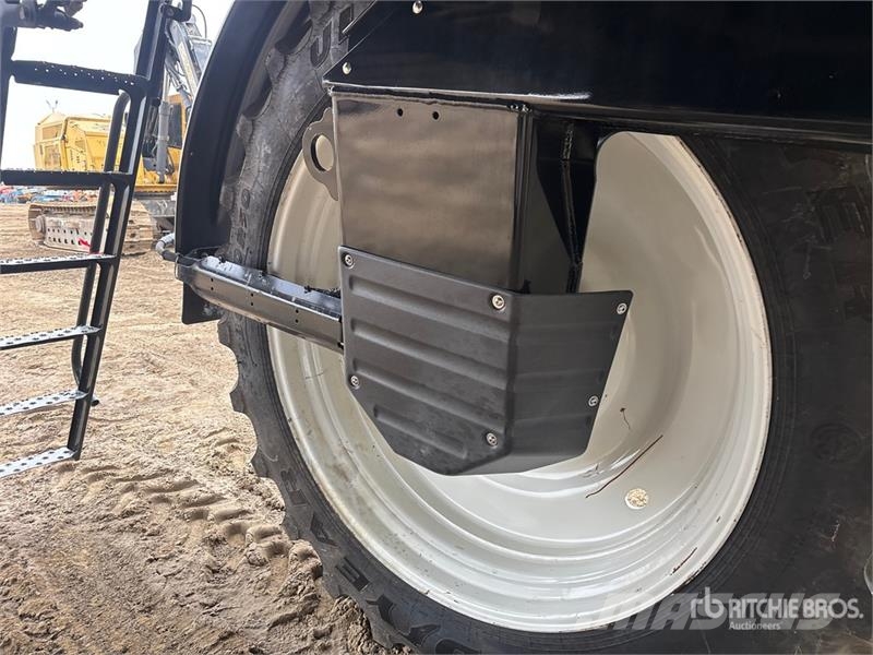 New Holland SP.410F 120 ft 4x4 High Clearance Self-Propelled S رشاشات ذاتية الحركة