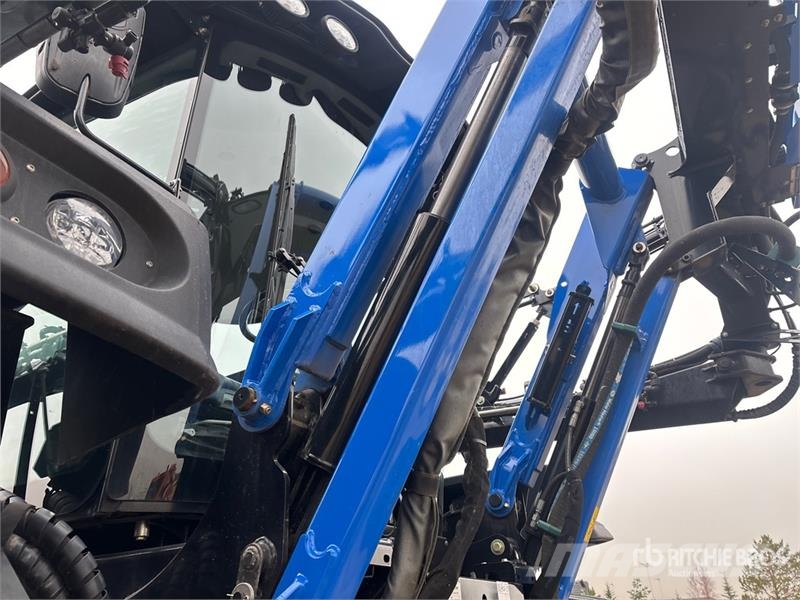 New Holland SP.410F 120 ft 4x4 High Clearance Self-Propelled S رشاشات ذاتية الحركة