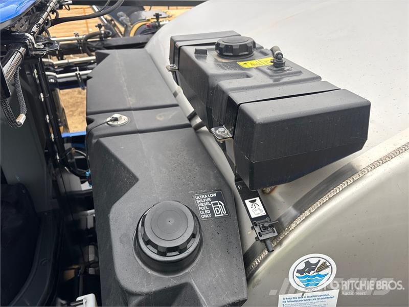 New Holland SP.410F 120 ft 4x4 High Clearance Self-Propelled S رشاشات ذاتية الحركة
