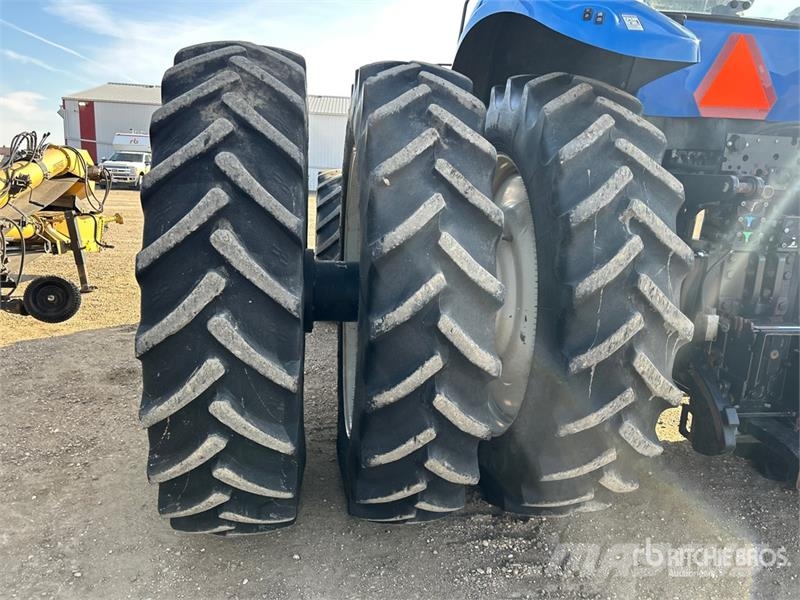 New Holland T8.330 Tractores