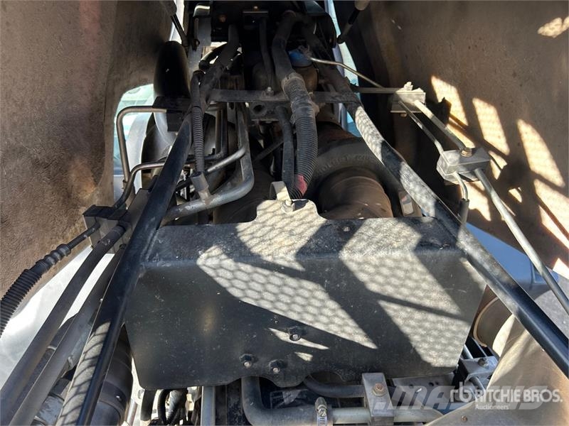 New Holland T8.330 Tractores