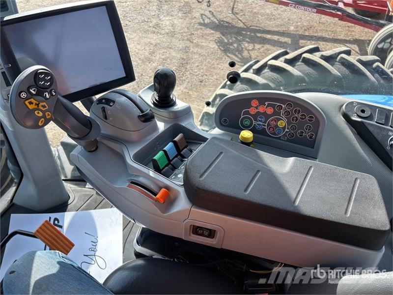 New Holland T8.330 Tractores