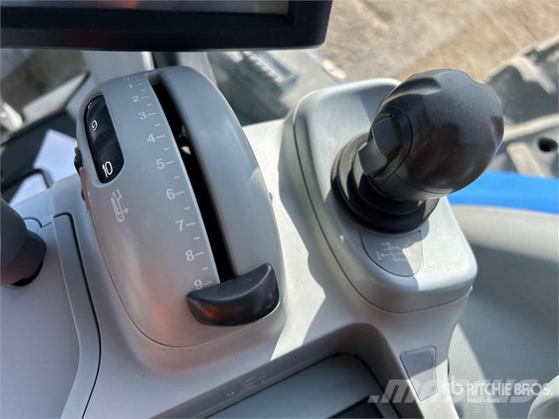 New Holland T8.330 Tractores