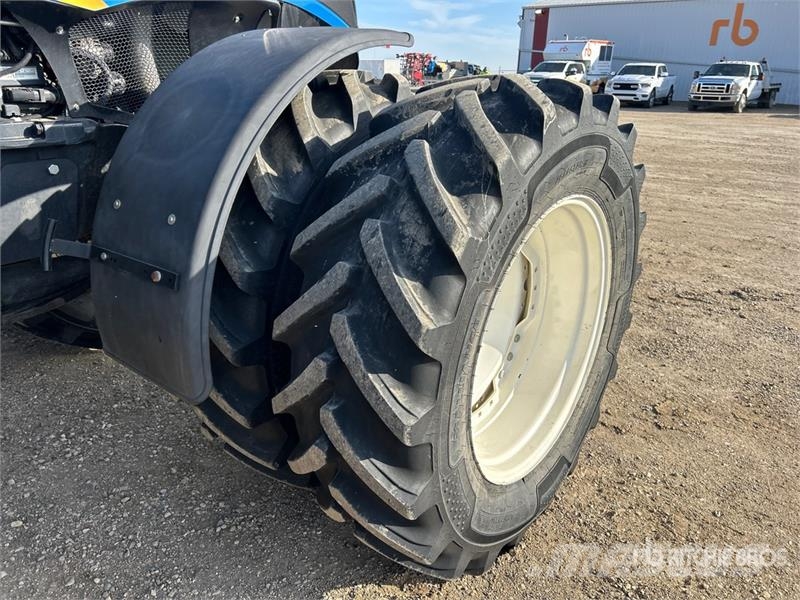New Holland T8.330 Tractores